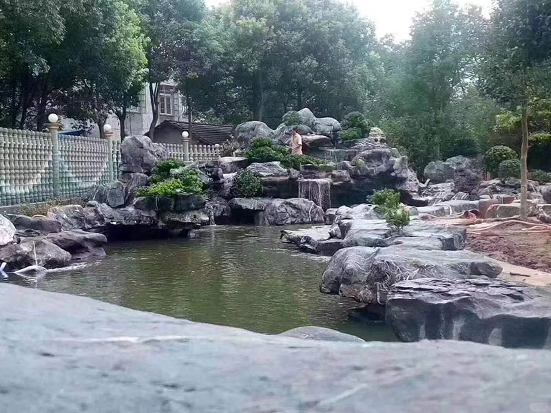 水池塑石驳岸