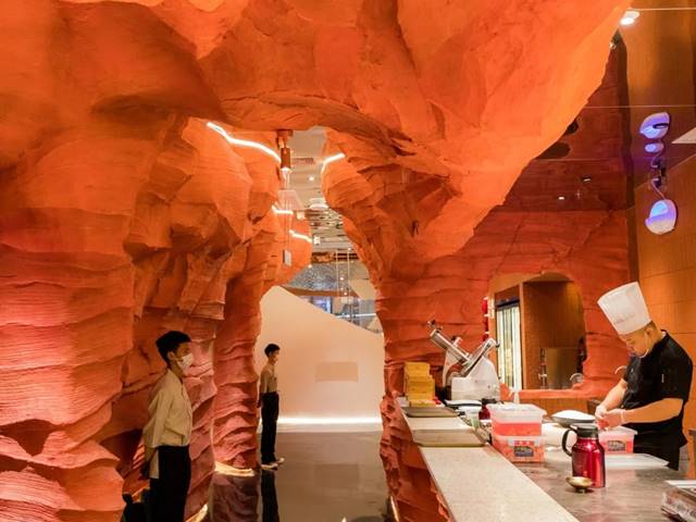 洞穴风火锅店：在原始狂野中沸腾的味蕾盛宴